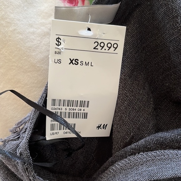 Divided H&M top - Picture 4 of 4